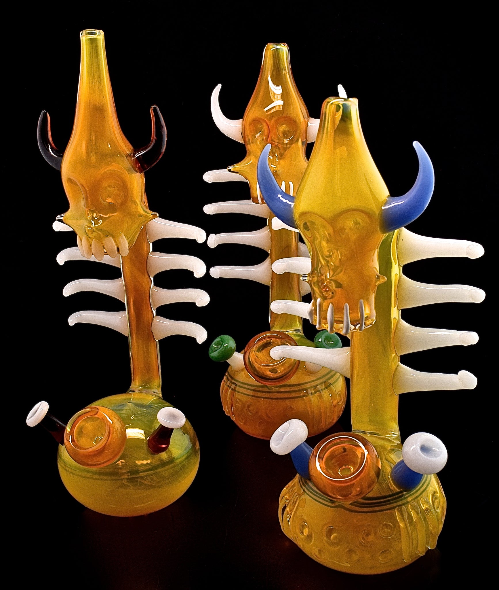 Alien Style Gold Flaming Smoking Glass Bubbler | Wholesale Glass Pipe - 1939
